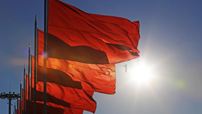 他担任了8年济南军区政委，47岁授少将，54岁成中将，59岁晋上将